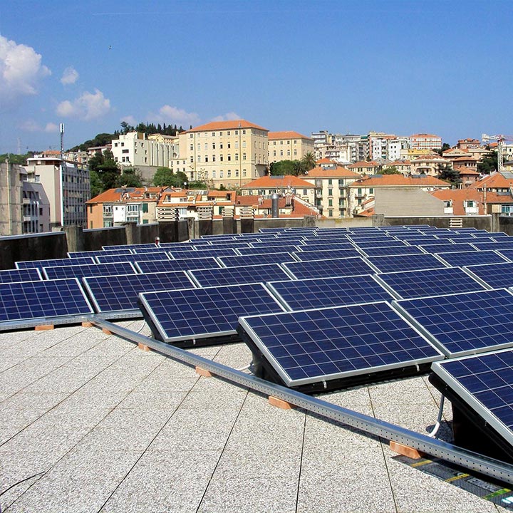 Muntele solar pentru acoperiș
